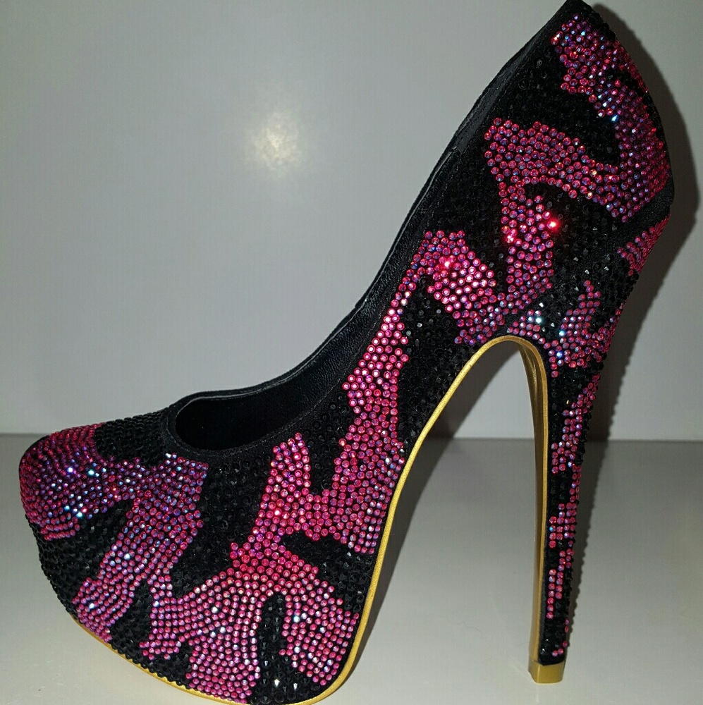 Stunning rhinestone platform pink and black sz 7