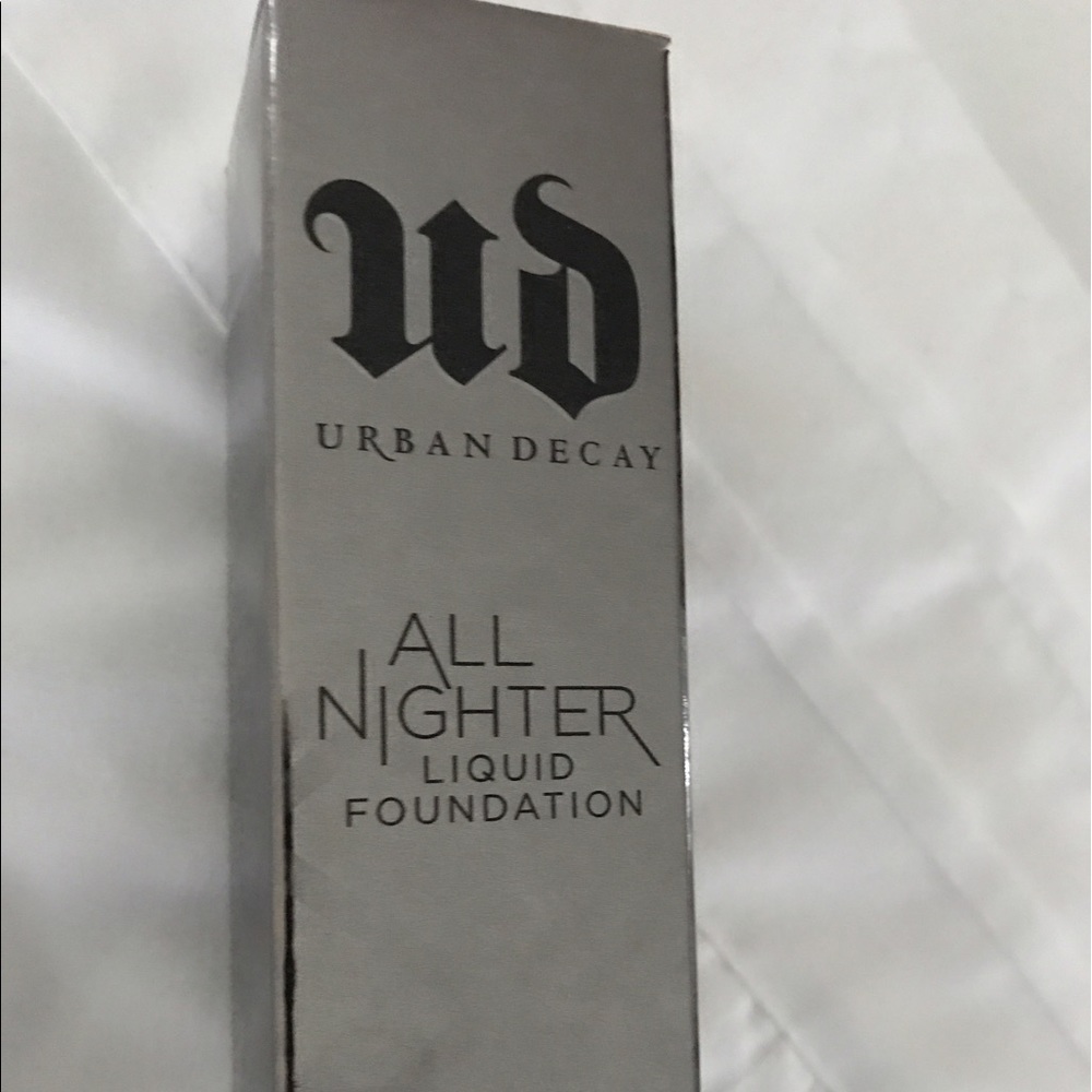 Shade 1.5 Urban Decay All Nighter foundation