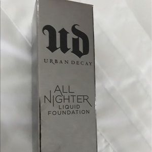 Shade 1.5 Urban Decay All Nighter foundation