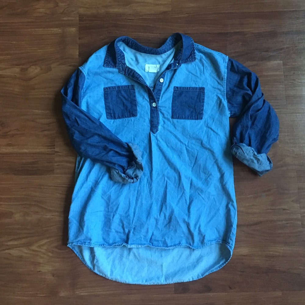 *CLOSET CLOSING* OLD NAVY chambray shirt