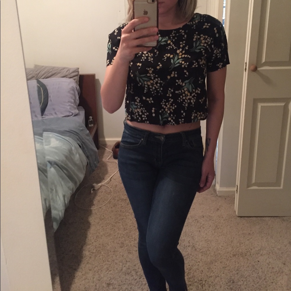 Cropped blouse with zipper size Medium