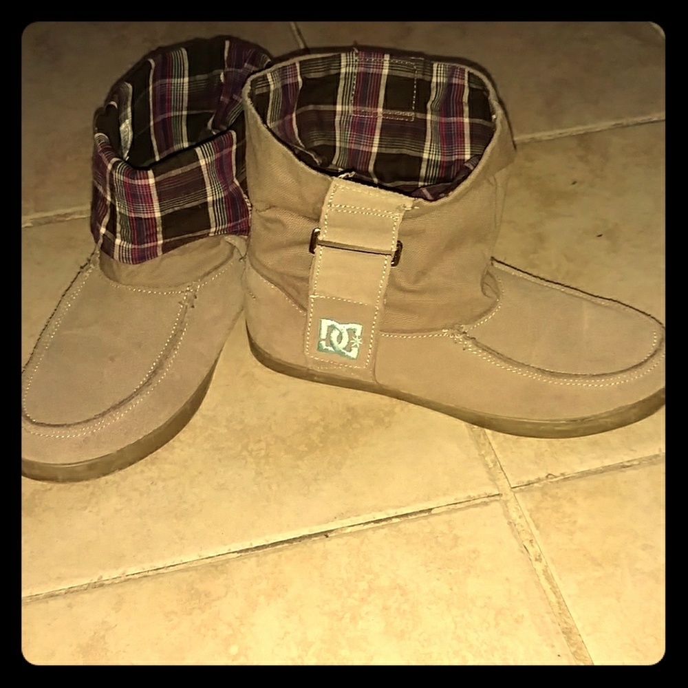 Style two way DC ankle boots