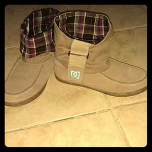 Style two way DC ankle boots