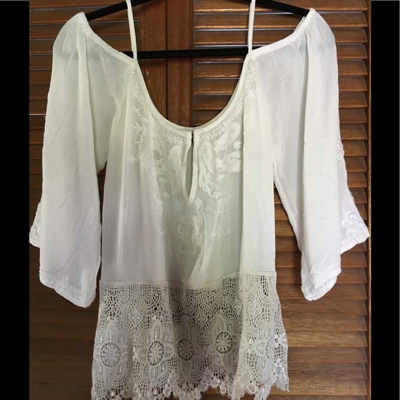 Ecote Tops - Ecote Cold Shoulder