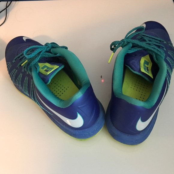 Shoes - Picture 3 of 4