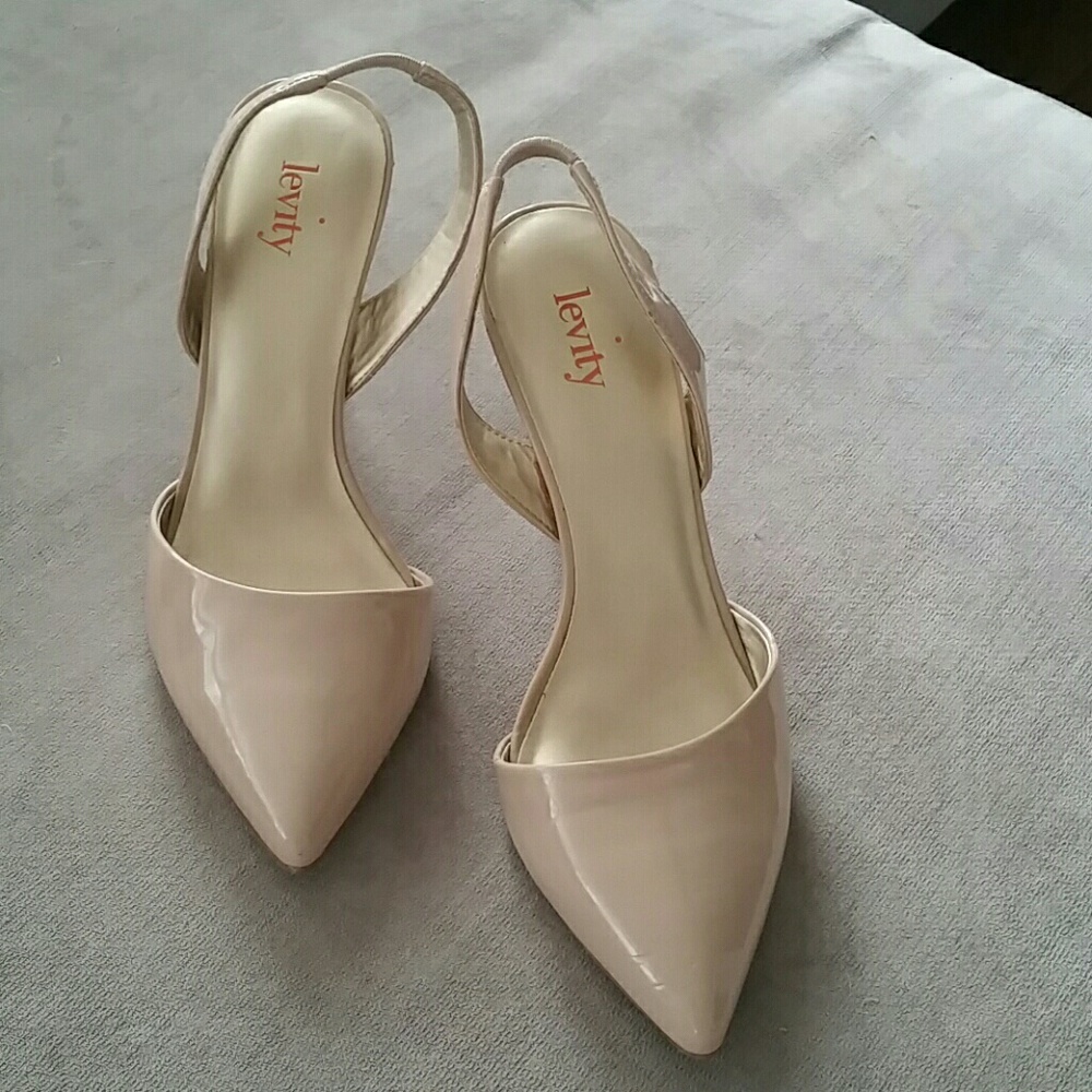 Levity nude heels, patent