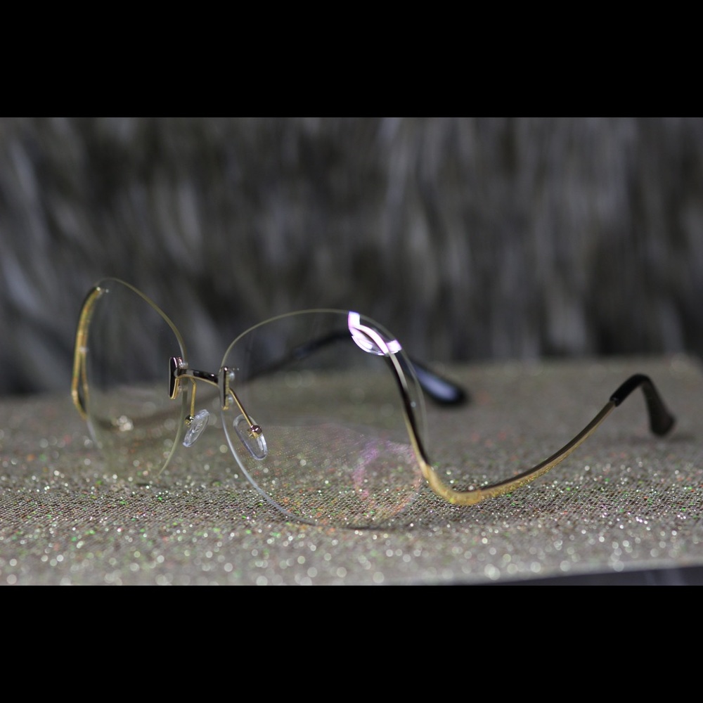 Clear & gold Low handle sunglasses