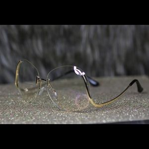 Clear & gold Low handle sunglasses