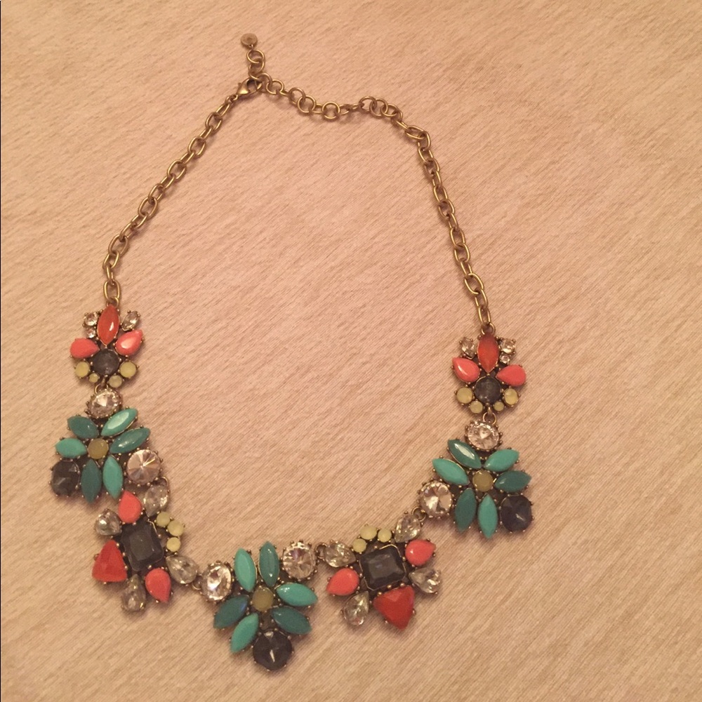 It's a brand new Stella and Dot necklace.