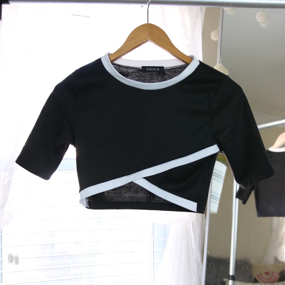 Crop top - Picture 1 of 1