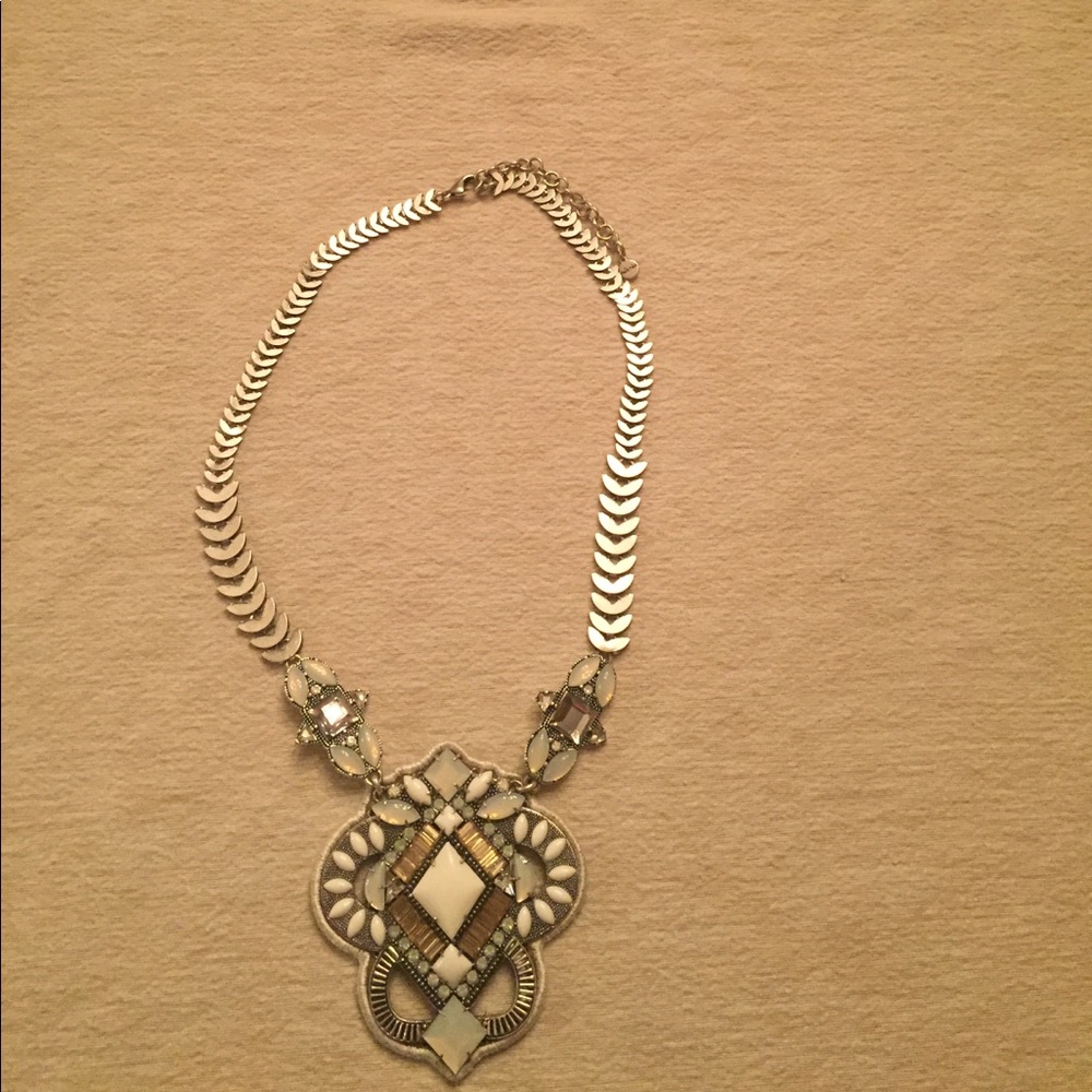 Stella and Dot Kai necklace