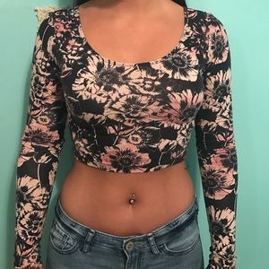 Long sleeve crop top