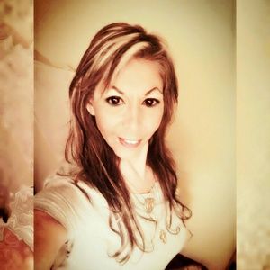 Meet your Posher, Alicia