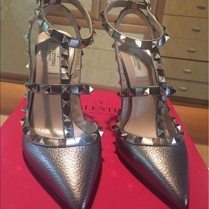 Valentino Rockstuds
