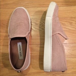 blush steve madden slip ons