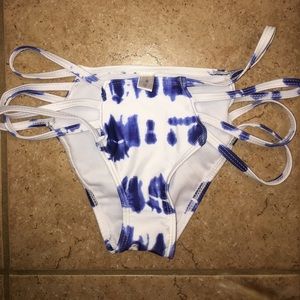BRAND NEW tie die bikini bottoms