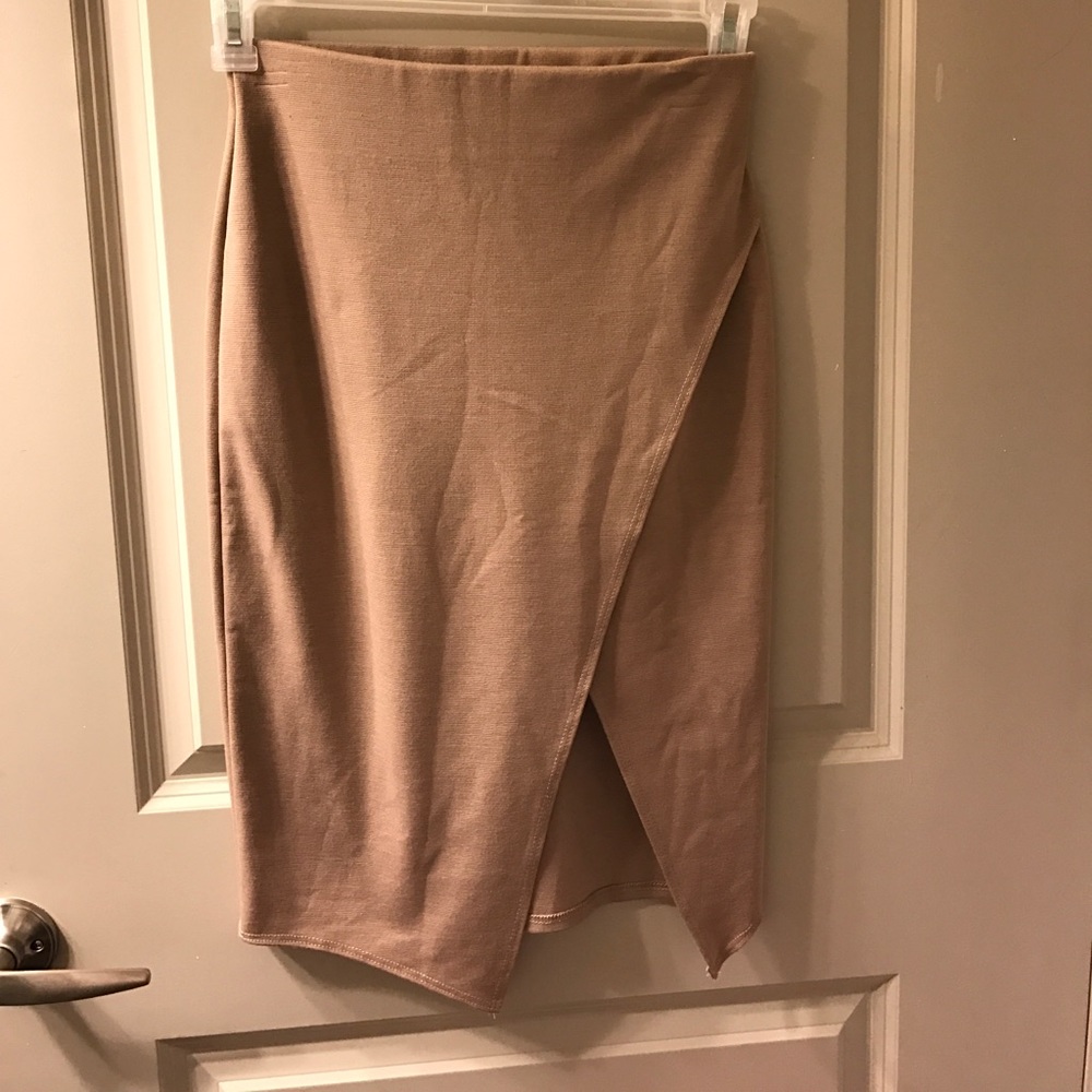 New skirt! Never worn!