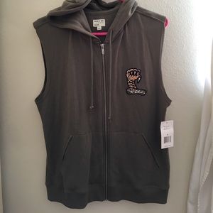 RVCA SLEEVELESS ZIP UP HOODIE!!