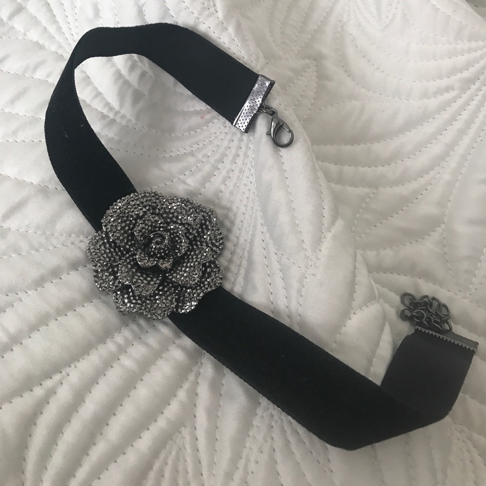 Silver Rose Choker