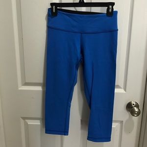 Blue/black reversible Lululemon crops