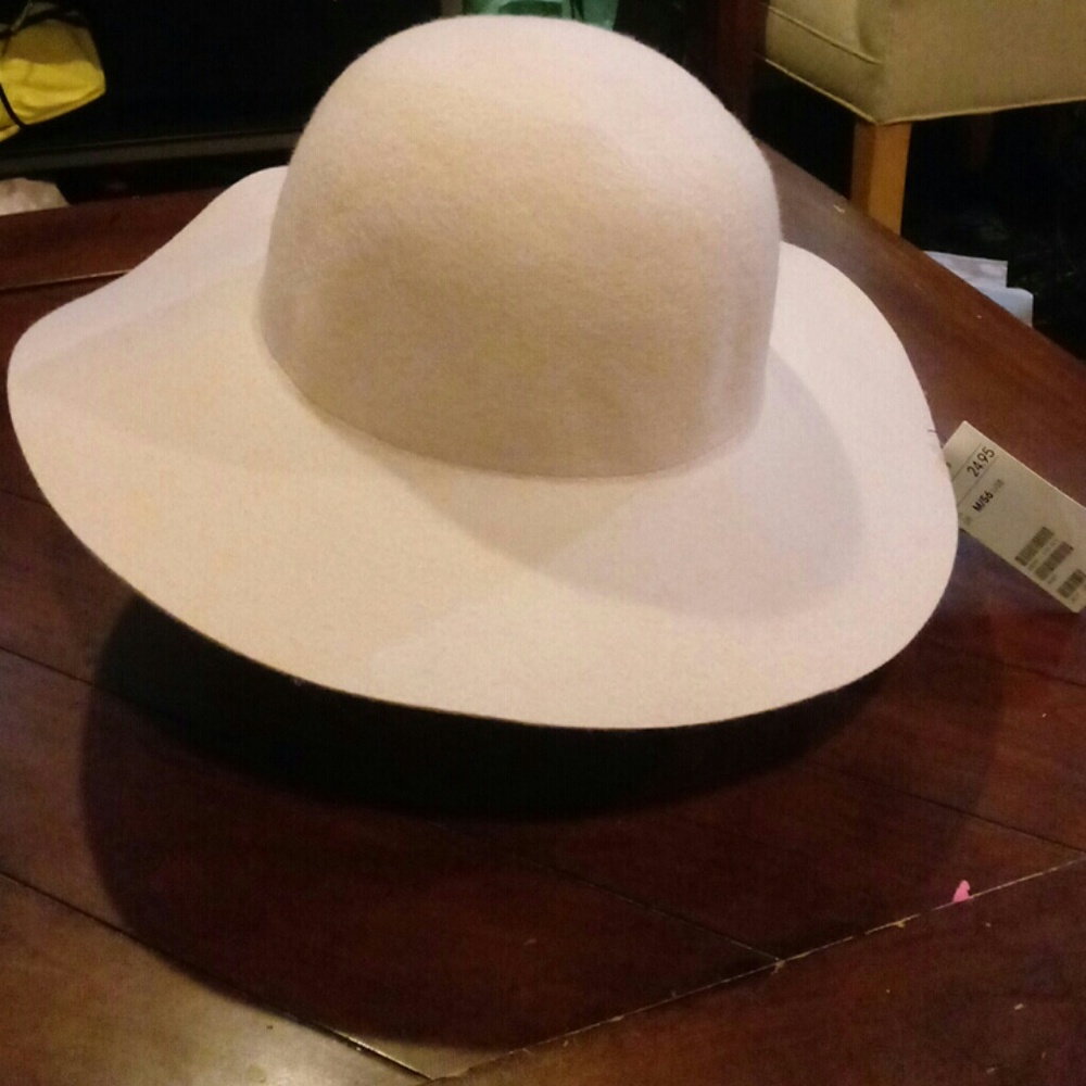 Blush Floppy hat from H&M