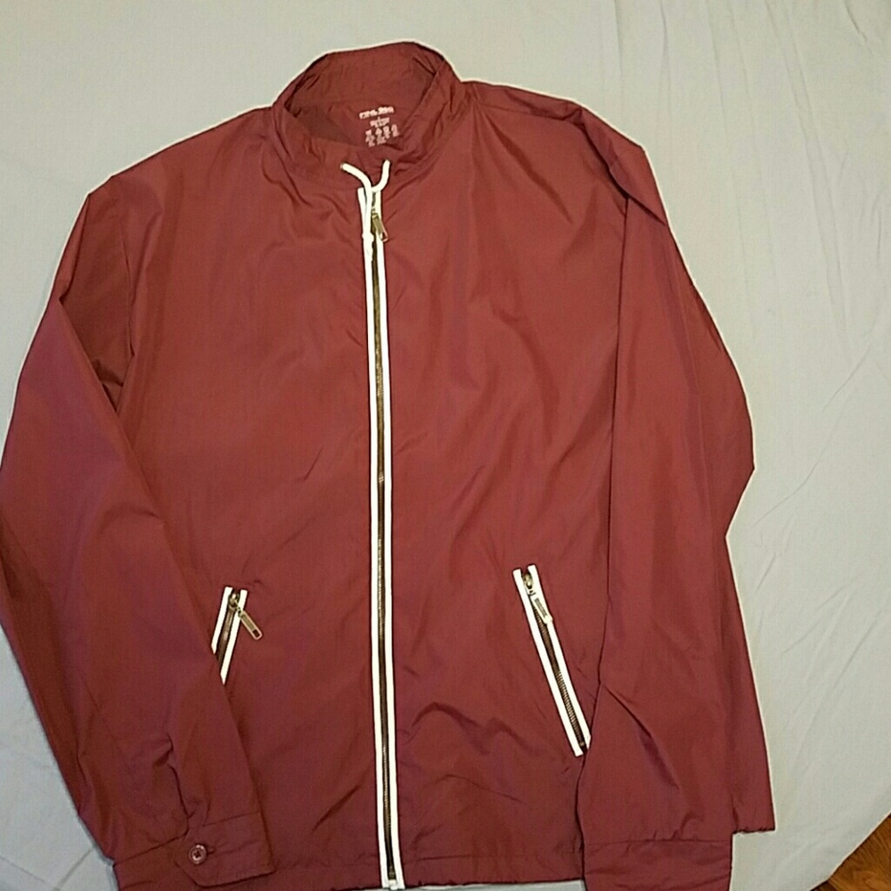 Finish Line 365 men's large