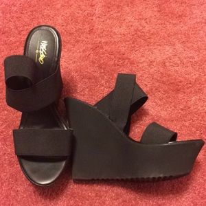 Black strappy wedge heels