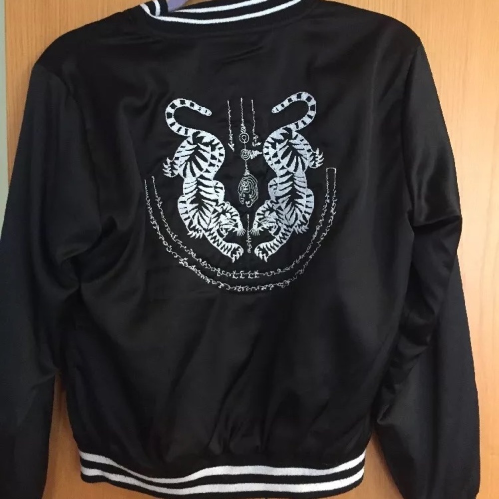 brandy melville SUPER RARE bomber jacket