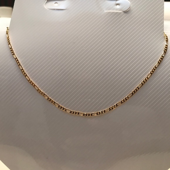 18k Gold Figaro Chain Link Necklace - Picture 2 of 3