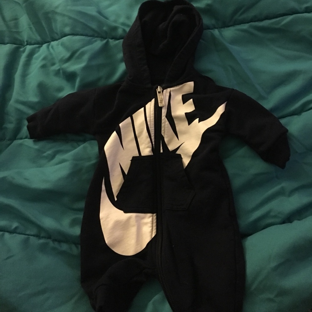 Nike one piece 0-3 months