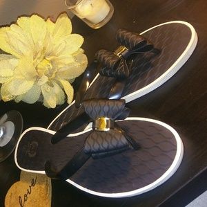 Bow sandals (black and white)