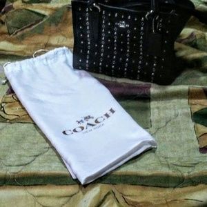 Dark blue navy purse. With daisy studs on it. New