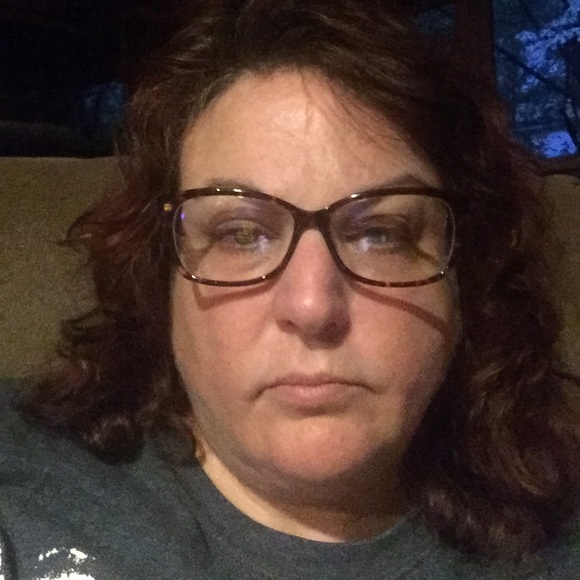 Meet your Posher, Traci - Picture 1 of 1