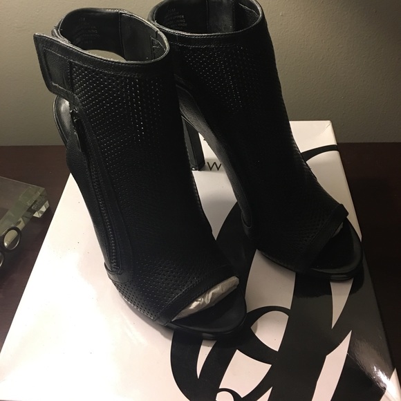 Nine West Shoes - NWT NIB Nine West booties HOT 🔥 size 7.5