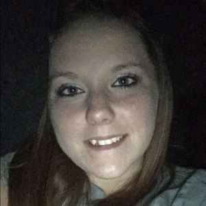 Meet your Posher, Katelyn