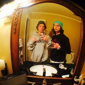 Meet your Posher, Levi