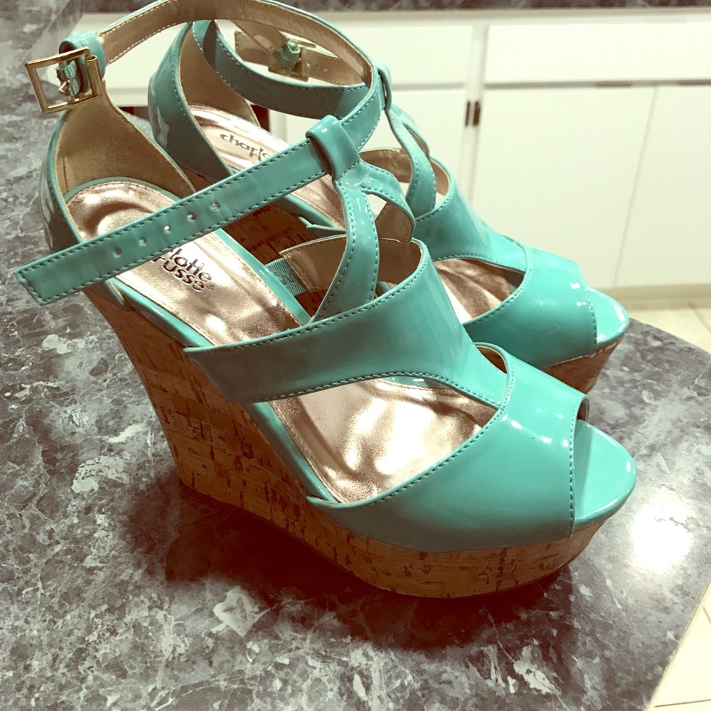 Teal colored wedges