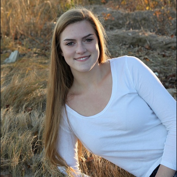 Meet your Posher, Sara - Picture 1 of 1