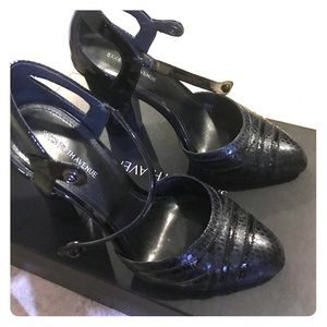 Ink blue platforms only worn once. Very comfy 😊