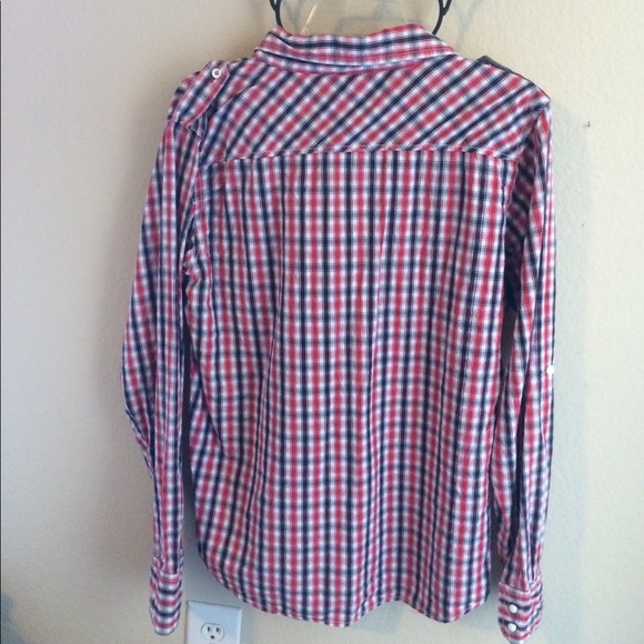 NWOT Pearl-Snap Button Up Shirt. - Picture 4 of 4