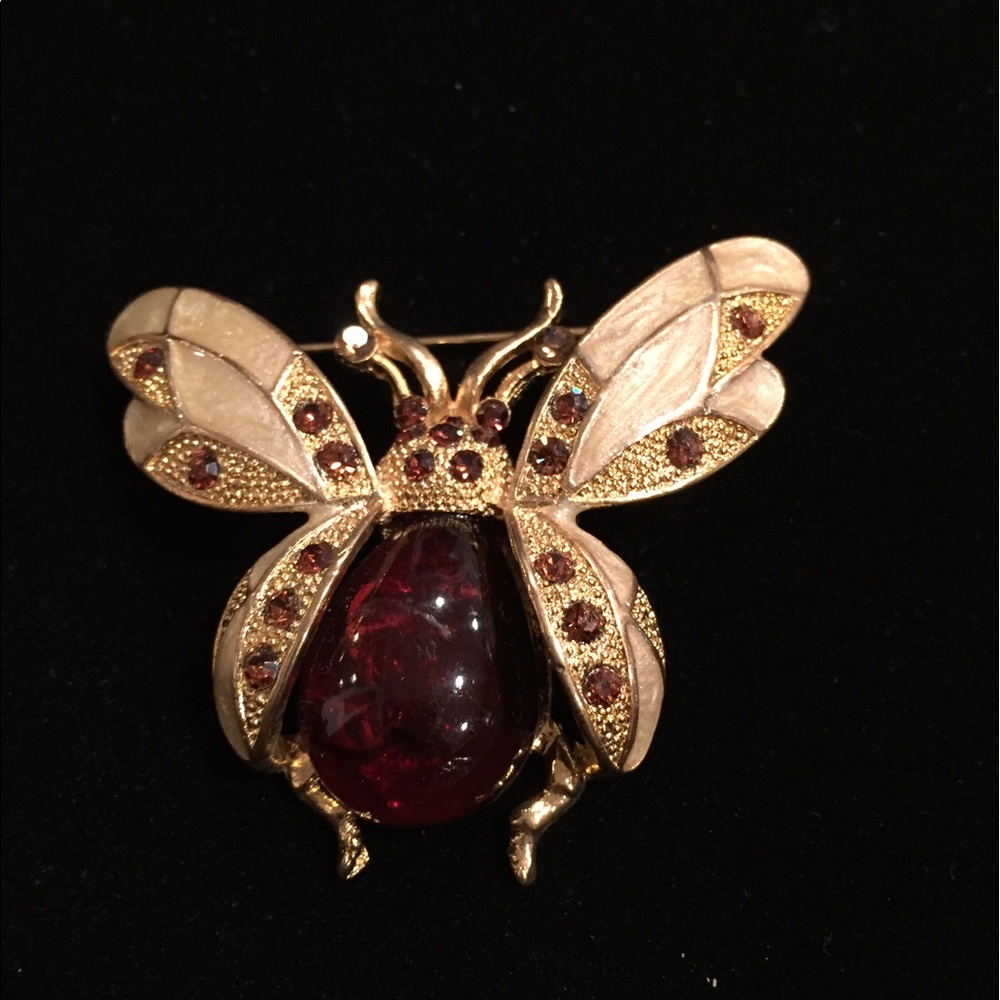 Exquisite jeweled bumblebee dress pin