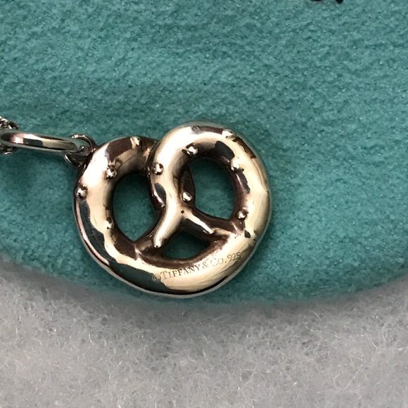 Tiffany プレッツェル　チャーム Tiffany プレッツェル チャーム Tiffany プレッツェル チャーム