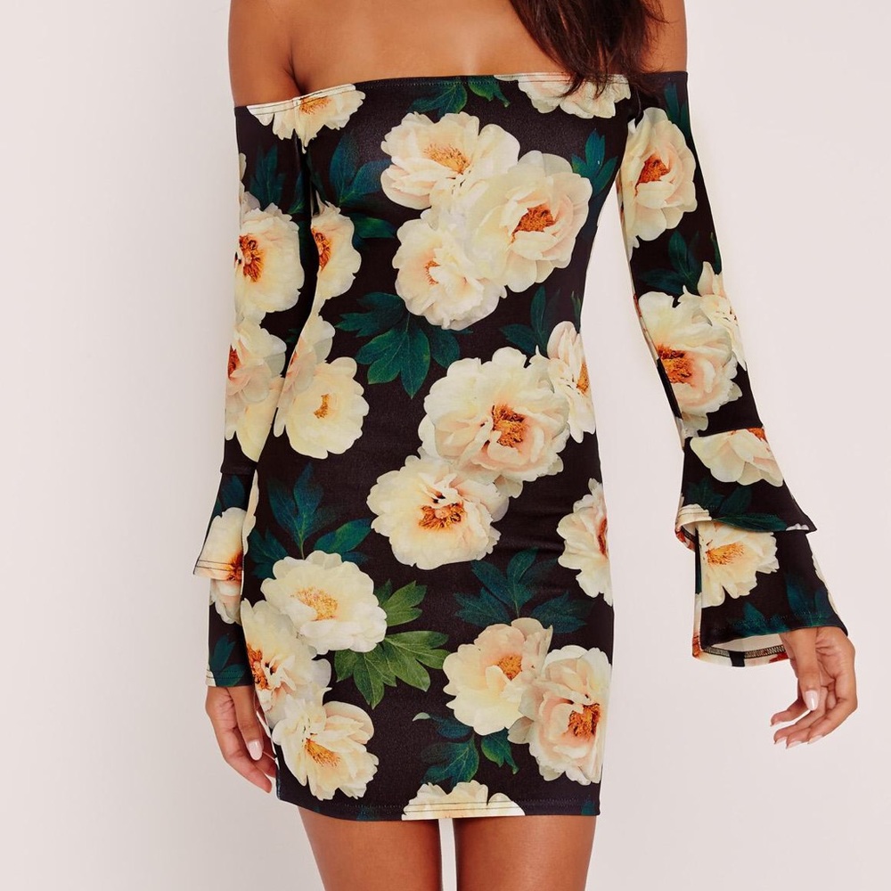 ❌SOLD❌ Missguided flower Bardot dress