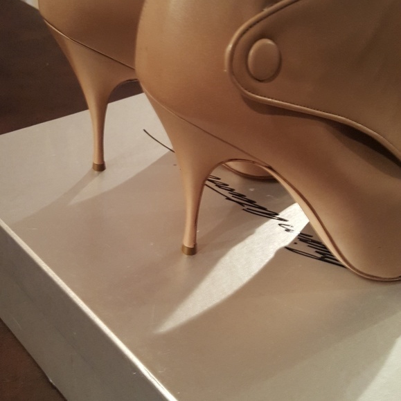 Brian Atwood Leather Ankle Boots NWT - Picture 4 of 8