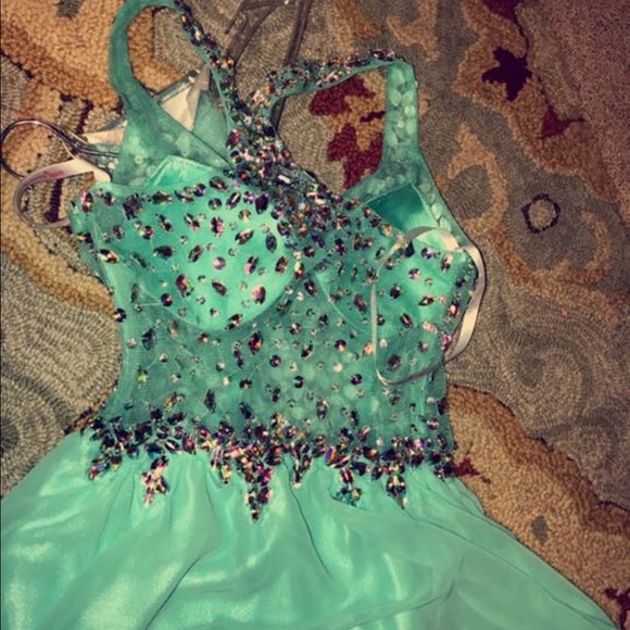 Prom dress - Picture 2 of 4