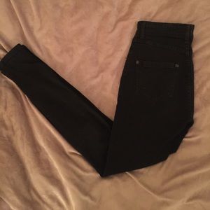 HIGH WAISTED BRANDY MELVILLE BLACK JEANS