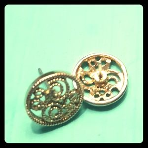 Gold tone milgrain post earrings