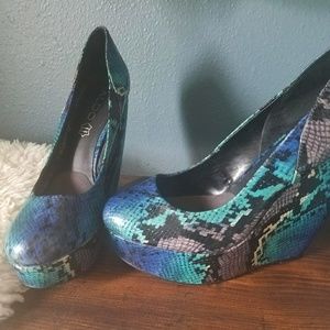 Aldo platform snake heels GORG! 39M/8.5M