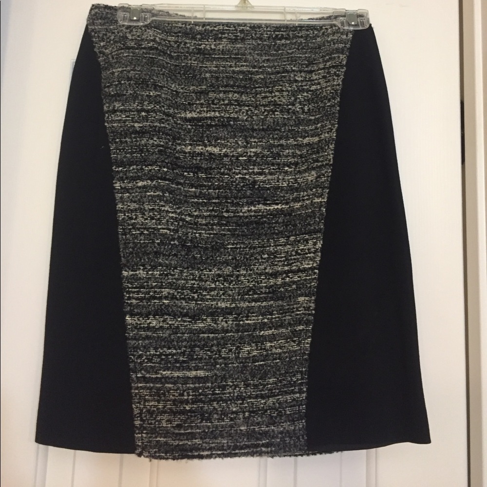 Lined black and grey skirt