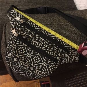 Aztec printed fanny pack black/white never used